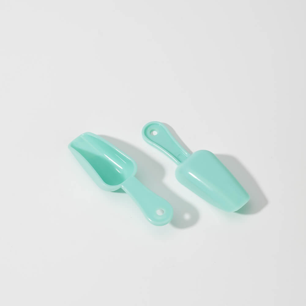 color plastic spoon